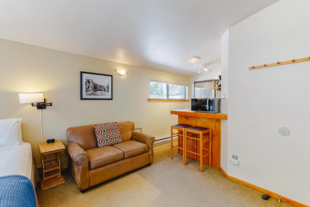 Photo of Livingroom in West End