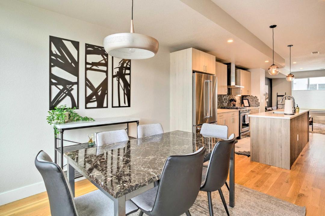 Photo of Livingroom in West Colfax