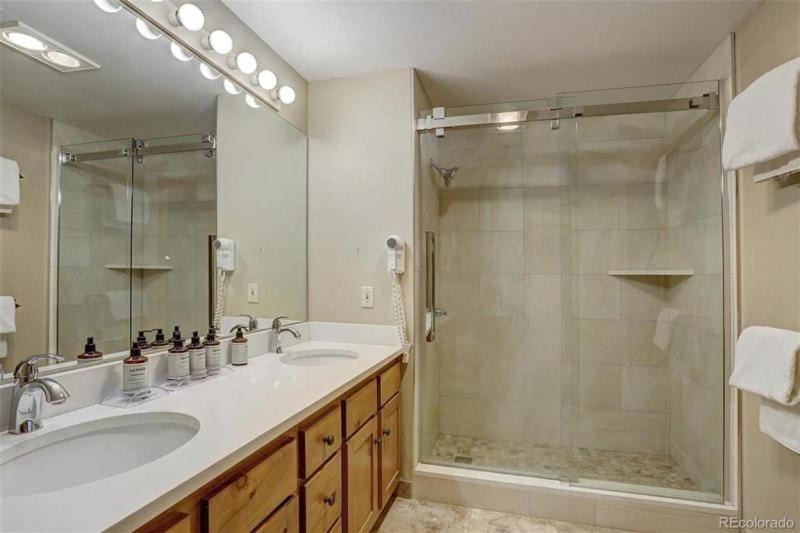 Photo of Bathroom in River Run