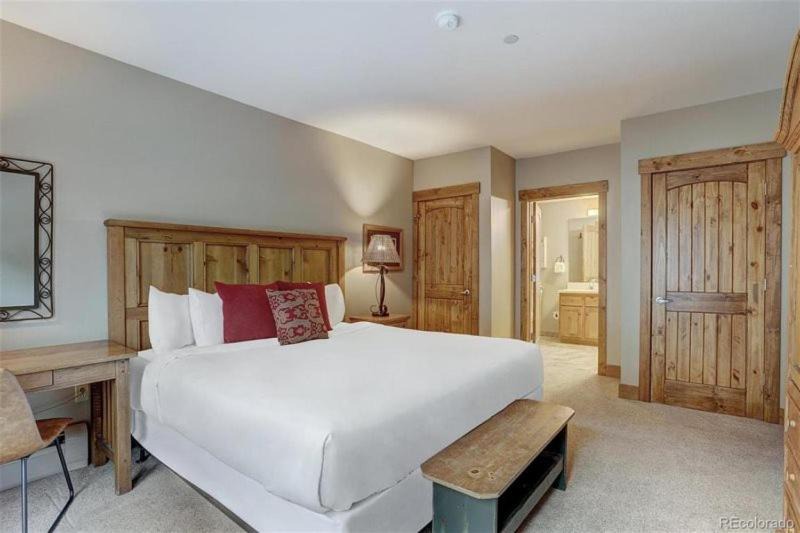 Photo of Bedroom in River Run