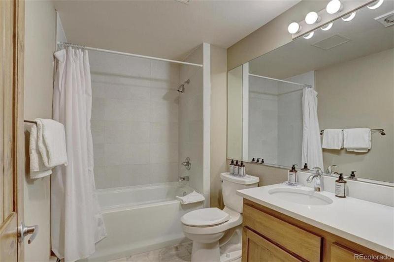 Photo of Bathroom in River Run