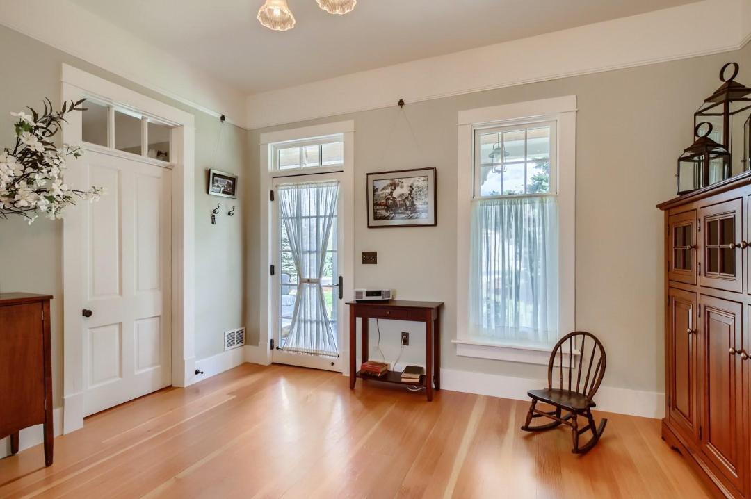 Photo of Livingroom in Castle Rock
