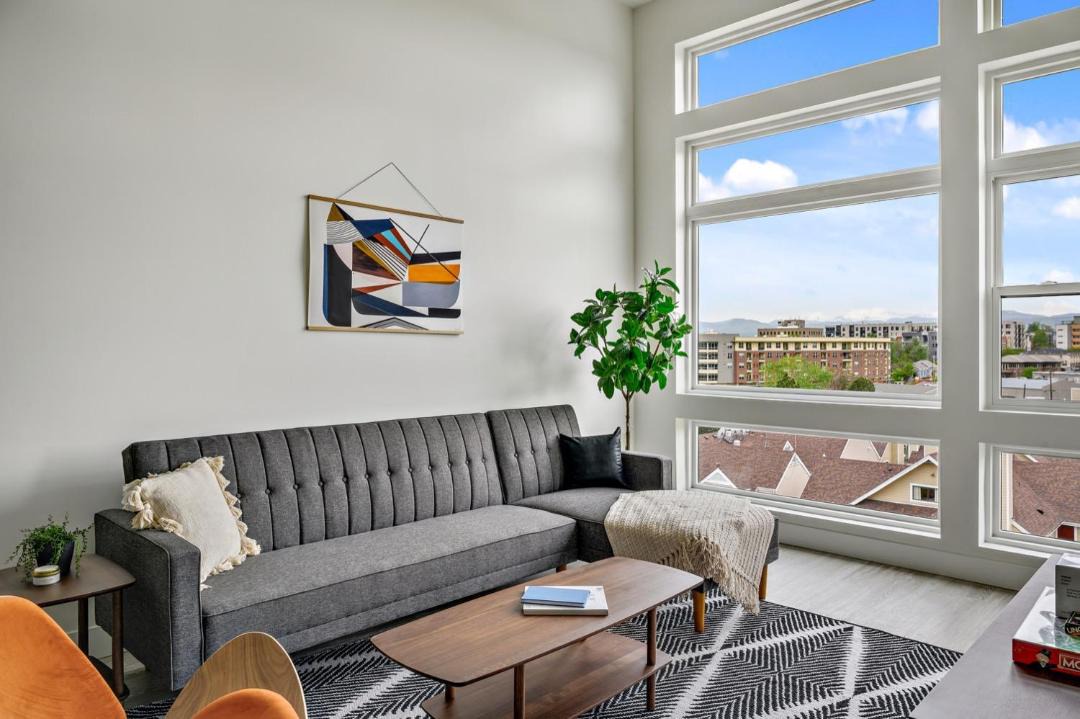 Photo of Livingroom in Highland