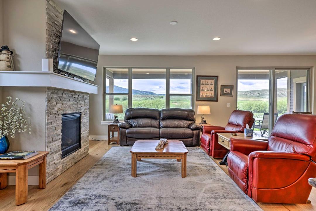 Photo of Livingroom in Grand Elk Ranch