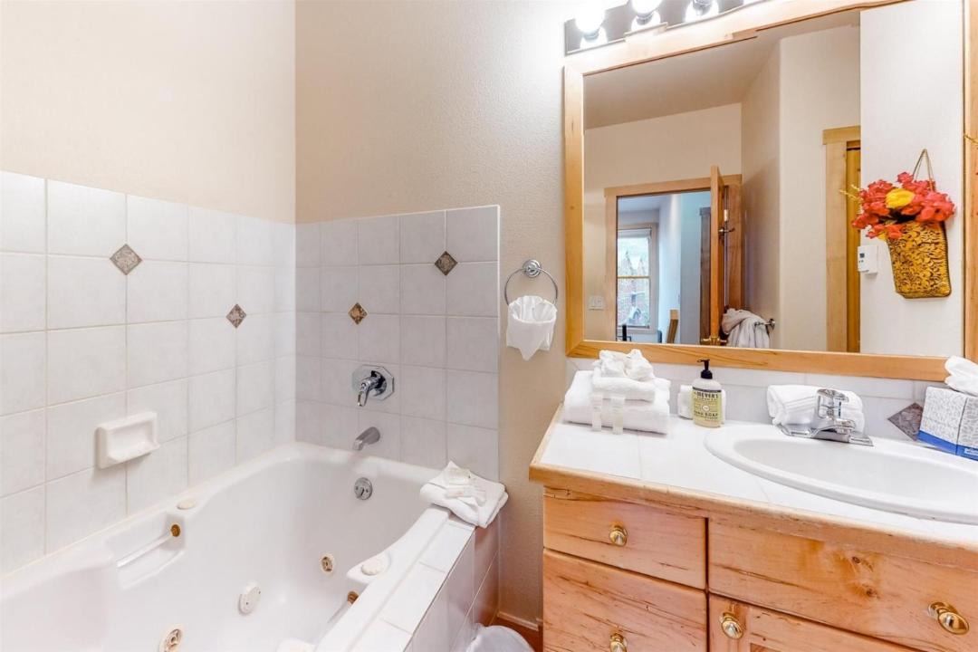 Photo of Bathroom in River Run