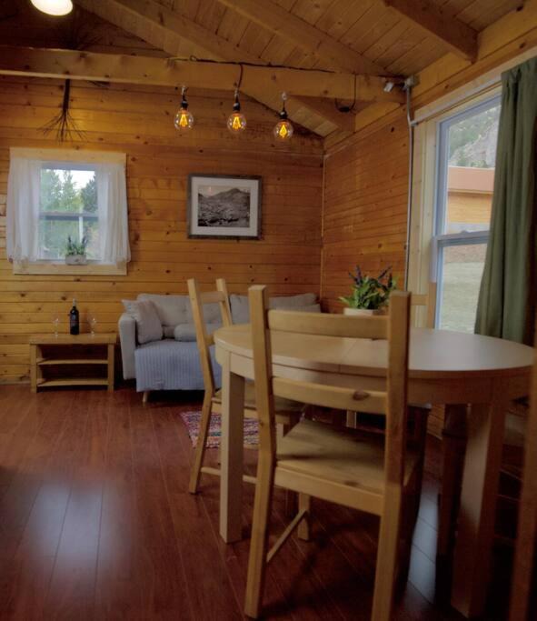 Photo of Livingroom in Lake City