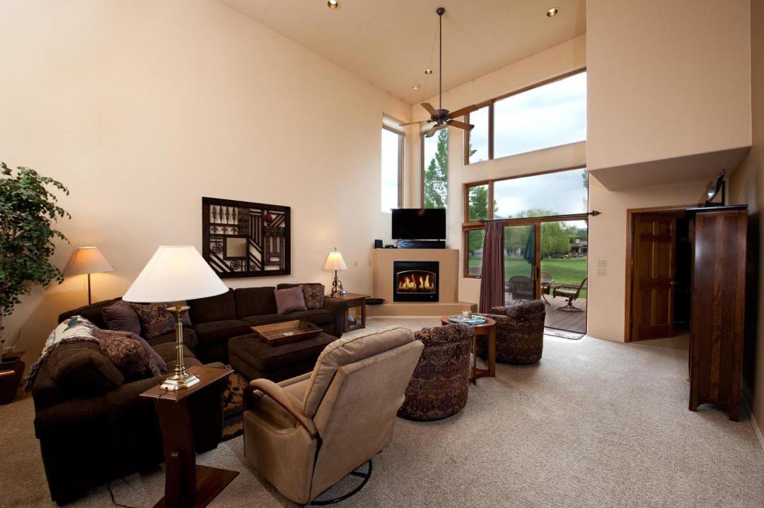 Photo of Livingroom in Dalton Ranch