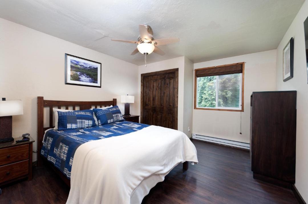 Photo of Bedroom in Columbine Lake