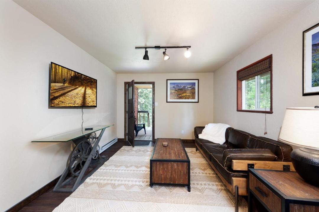 Photo of Livingroom in Columbine Lake
