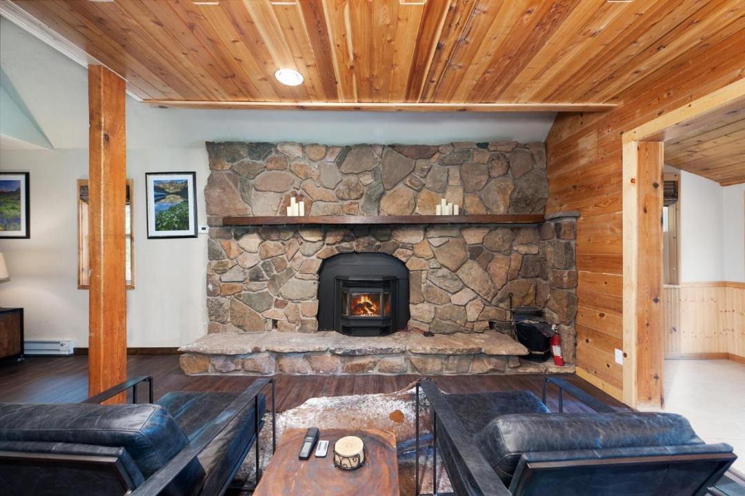 Photo of Livingroom in Columbine Lake