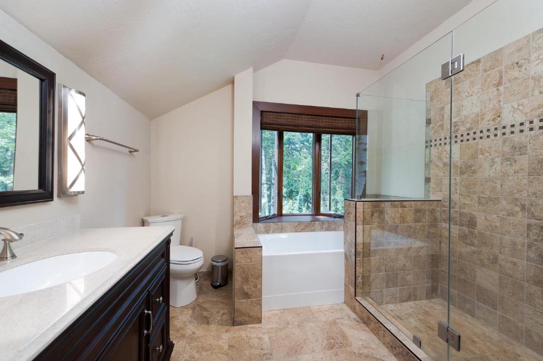 Photo of Bathroom in Columbine Lake