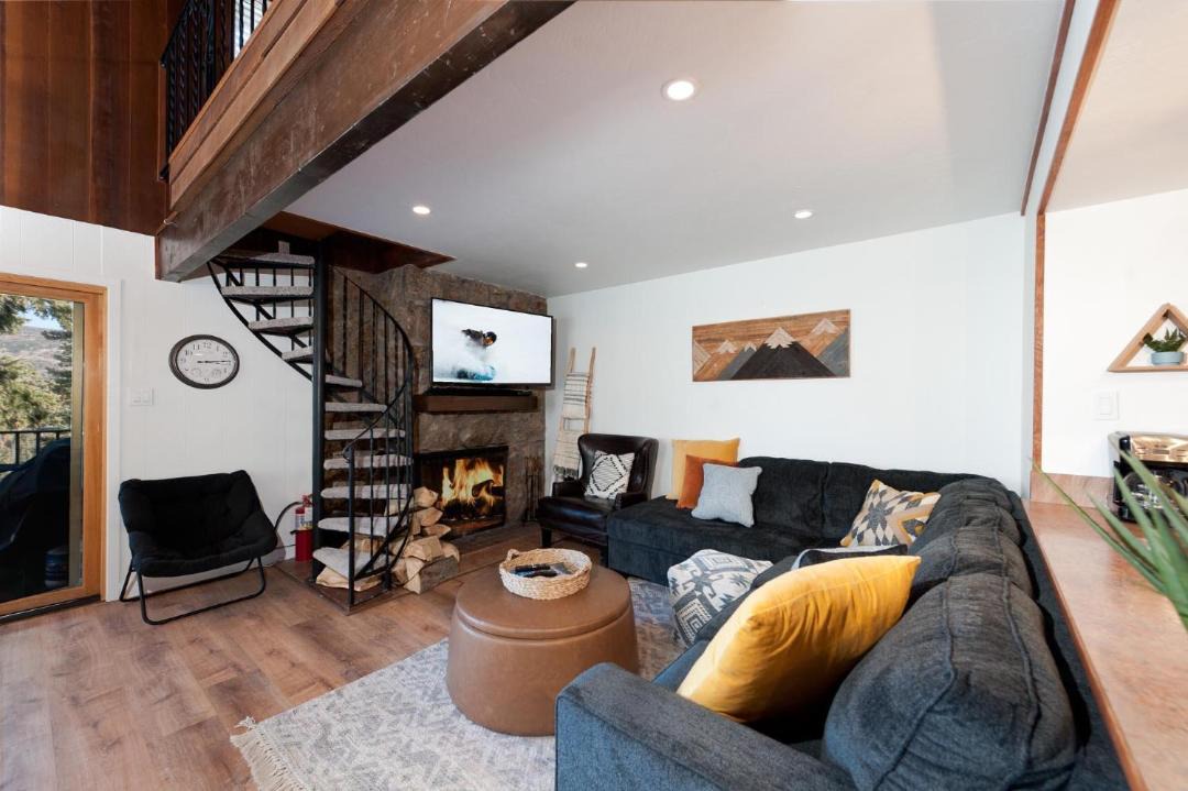 Photo of Livingroom in Purgatory