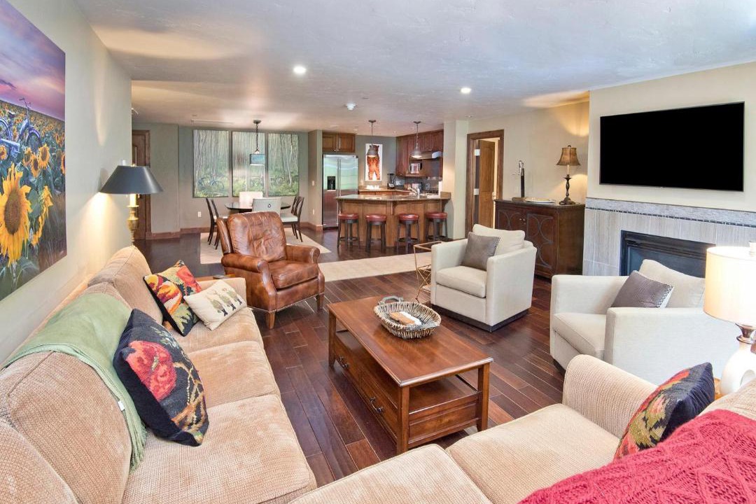 Photo of Livingroom in Avon