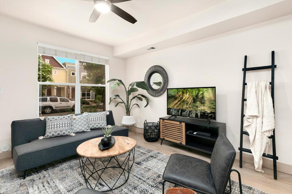 Photo of Livingroom in Old Town North
