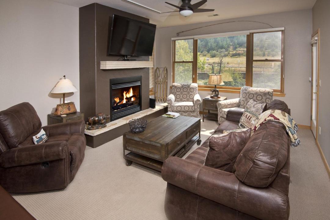 Photo of Livingroom in Avon