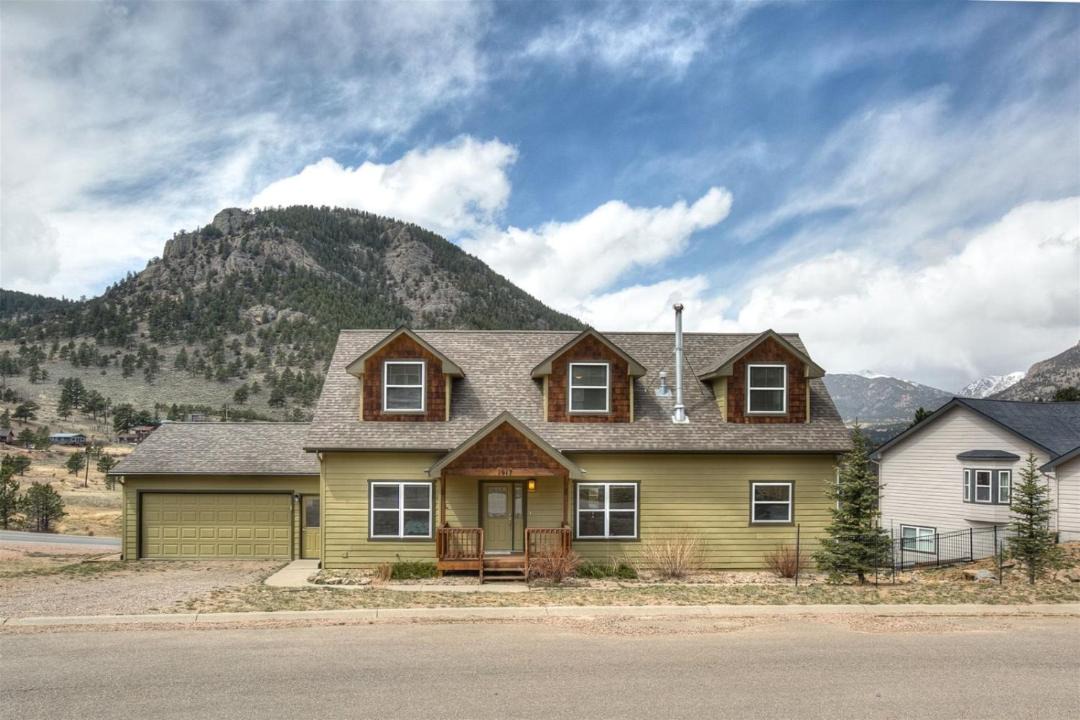 Photo of Buildings in Estes Park