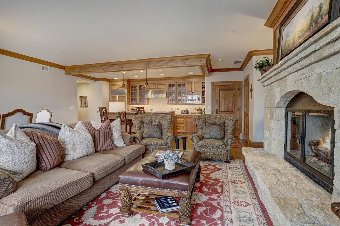 Photo of Livingroom in Avon
