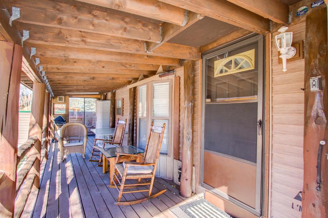 Photo of Livingroom in Swan River Valley