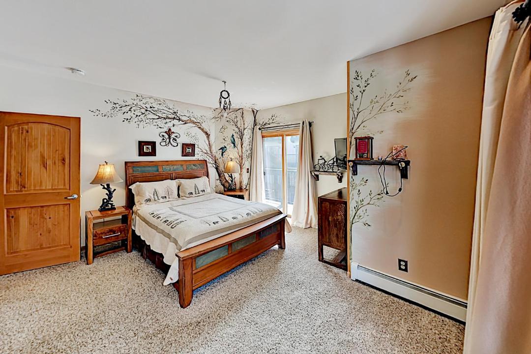 Photo of Bedroom in Four O'Clock