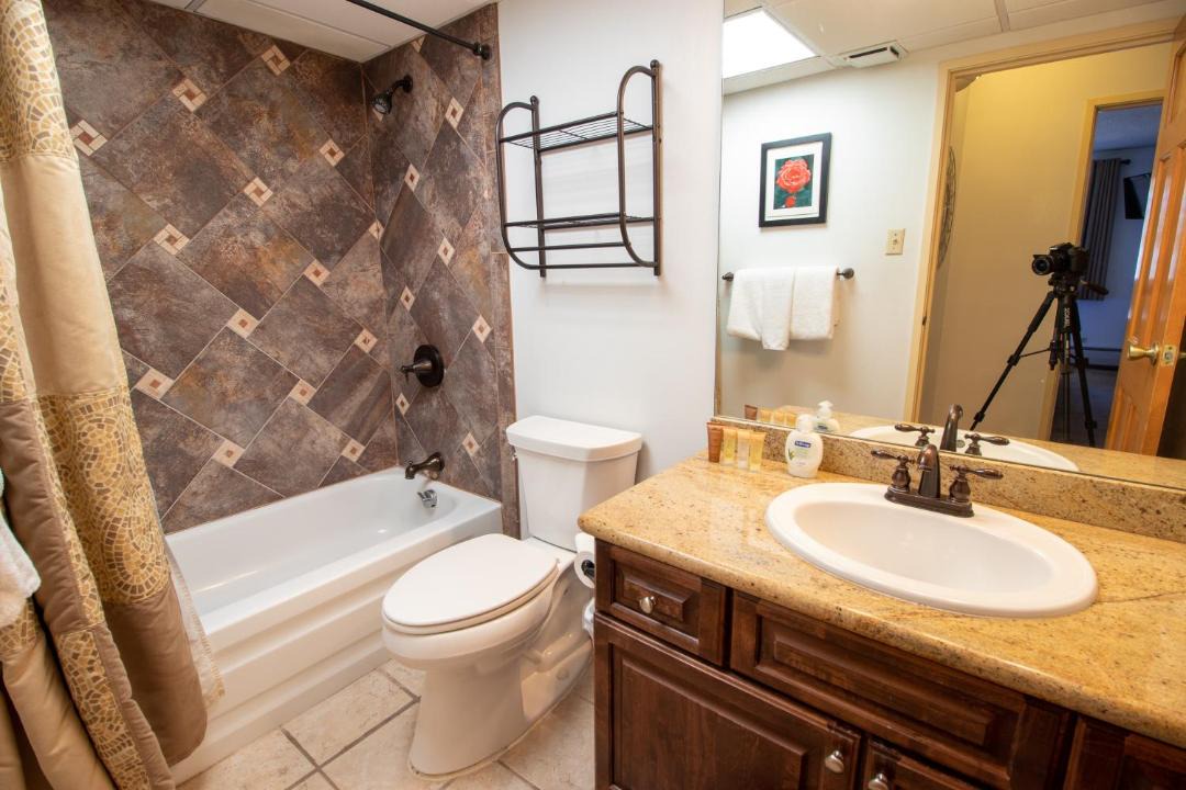Photo of Bathroom in Peak 9