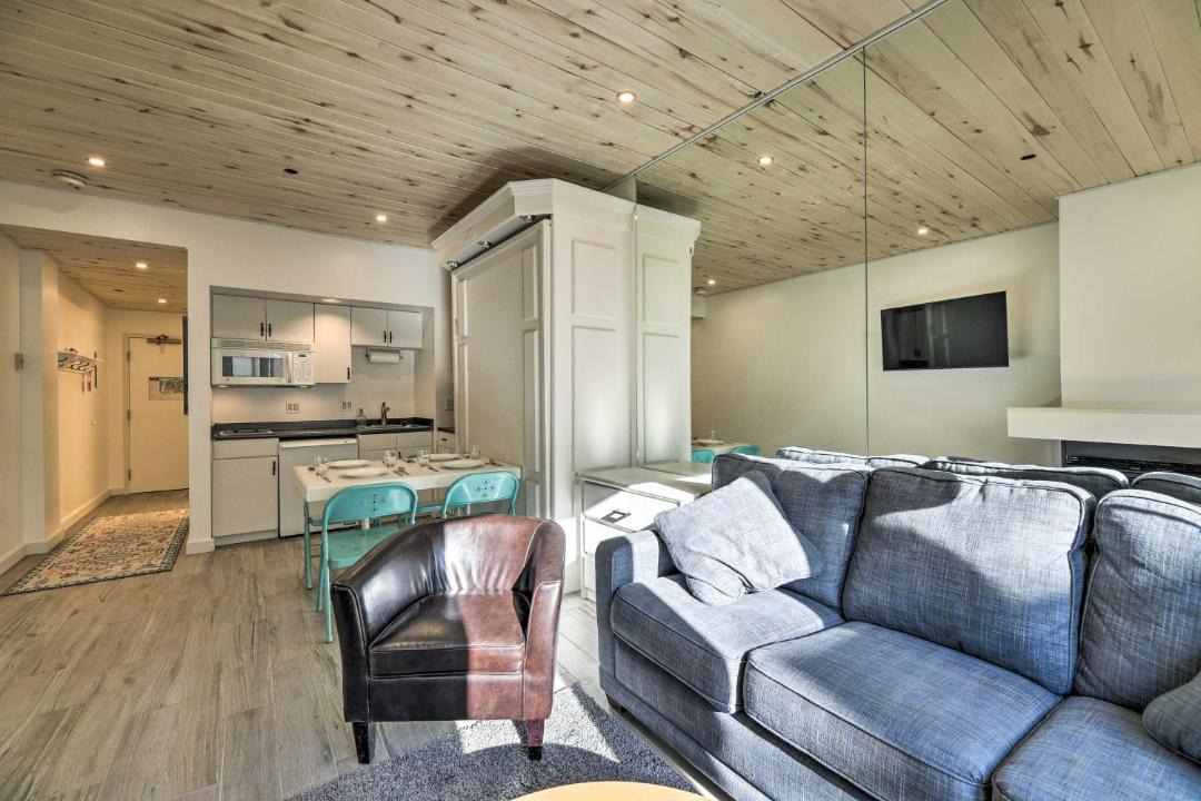 Photo of Livingroom in Purgatory
