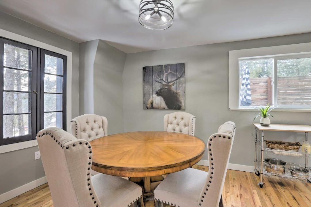 Photo of Livingroom in Evergreen Meadows