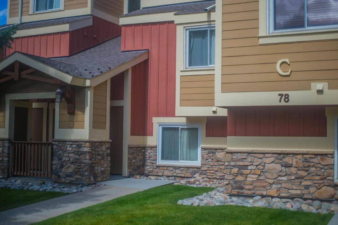 Photo of Buildings in Summit Cove