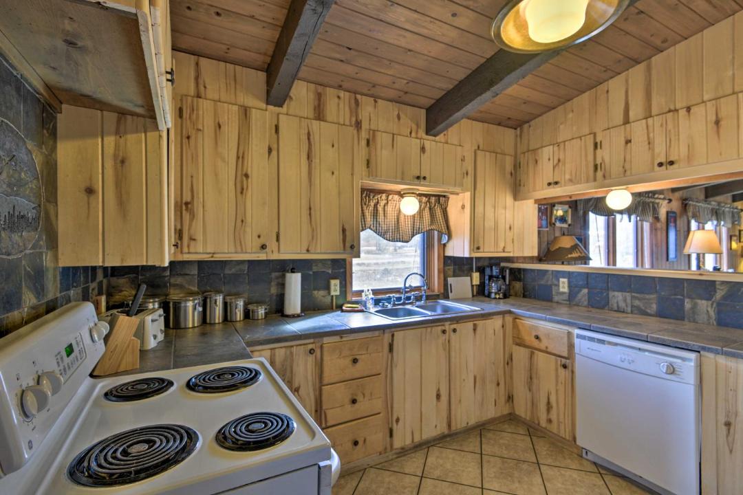 Photo of Kitchen in Ponderosa Pines