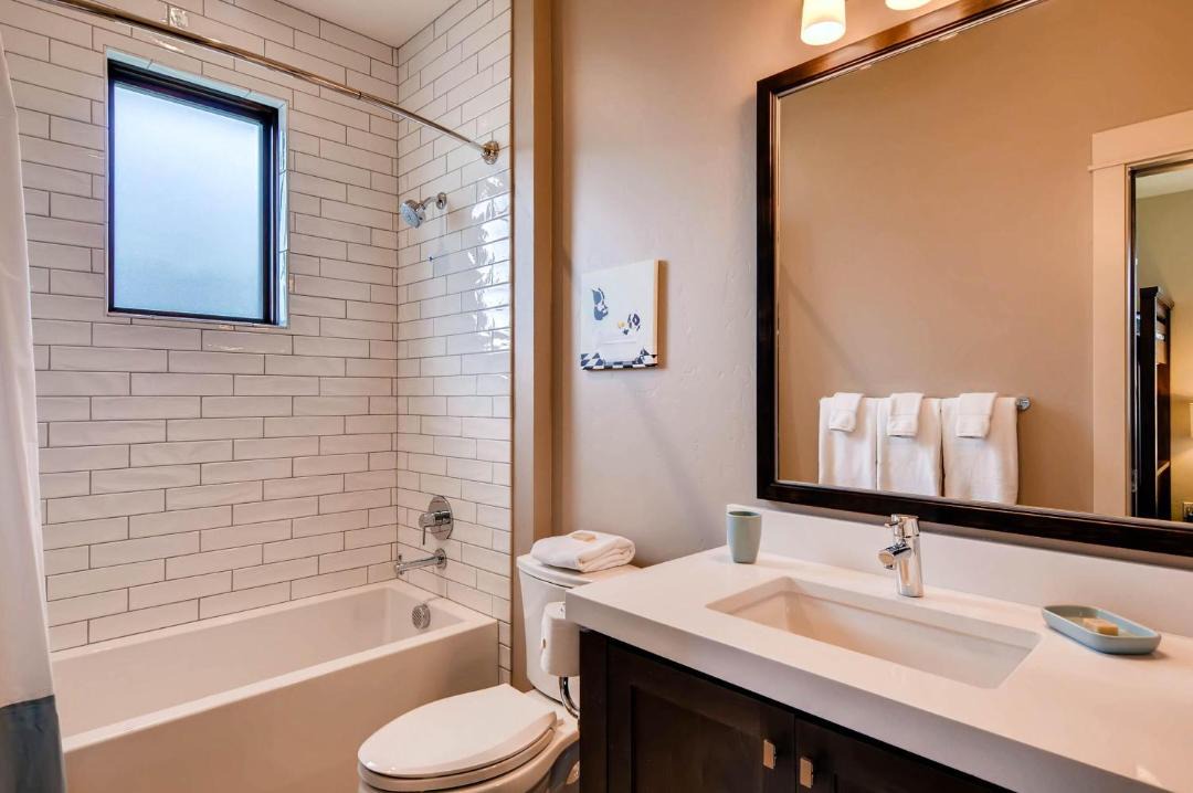 Photo of Bathroom in Fairmount On The River