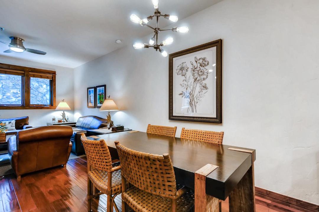 Photo of Livingroom in Four O'Clock