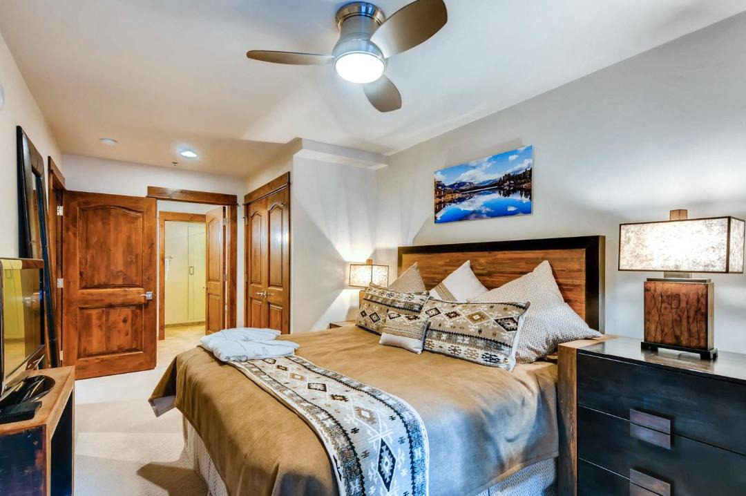 Photo of Bedroom in Four O'Clock