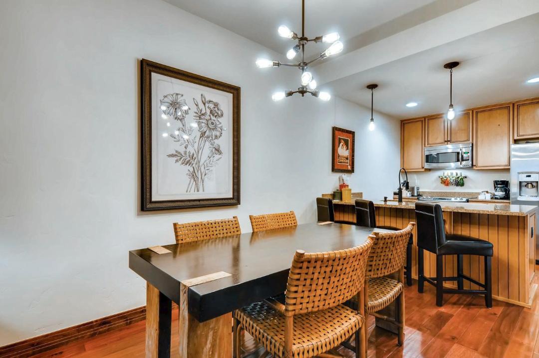 Photo of Livingroom in Four O'Clock