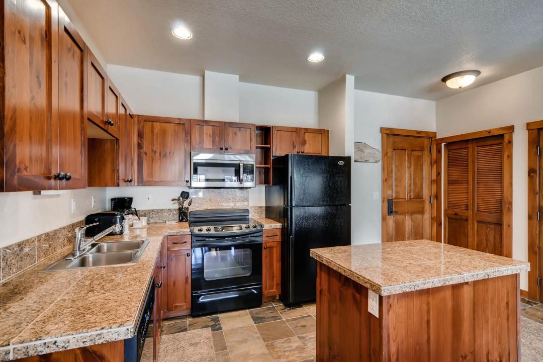 Photo of Kitchen in Peak 9