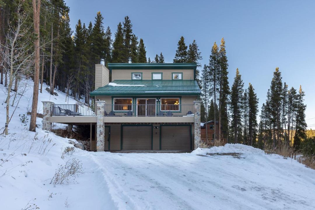 Photo of Buildings in Crown
