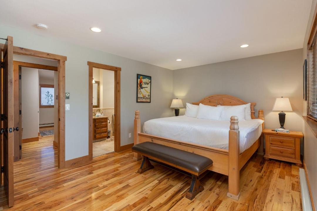 Photo of Bedroom in Crown