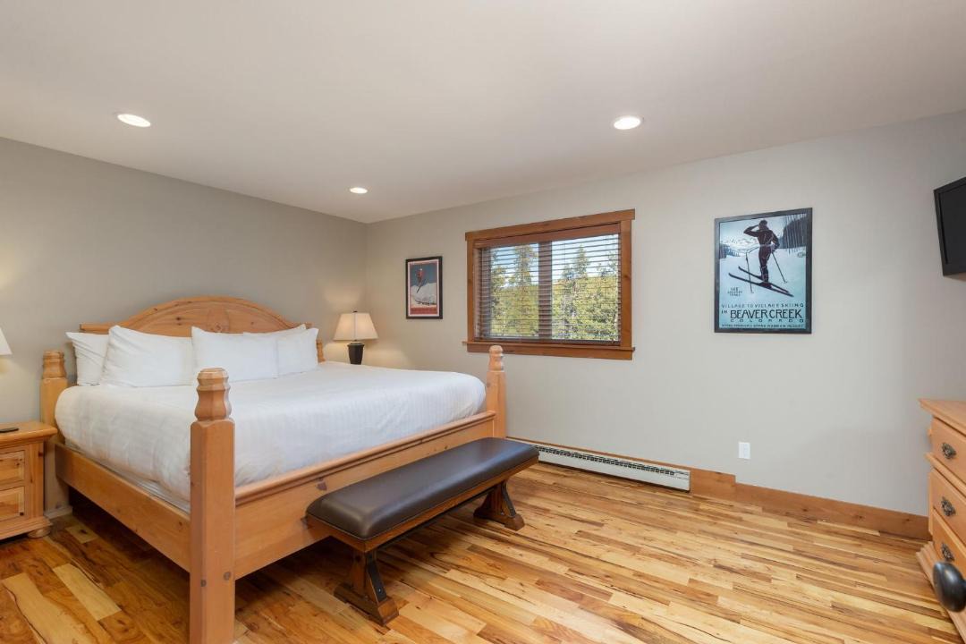 Photo of Bedroom in Crown