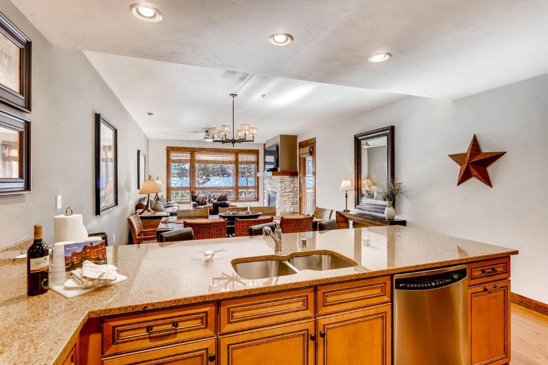 Photo of Livingroom in Four O'Clock