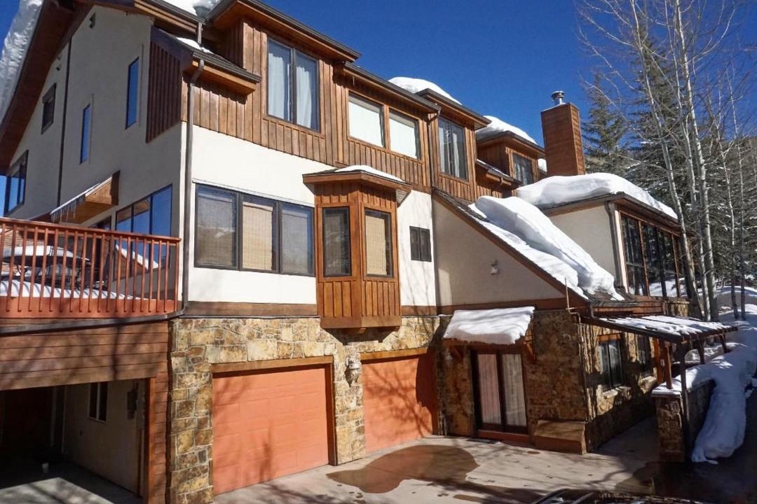 Photo of Buildings in Highland Meadows