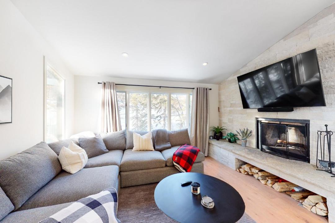 Photo of Livingroom in Intermountain