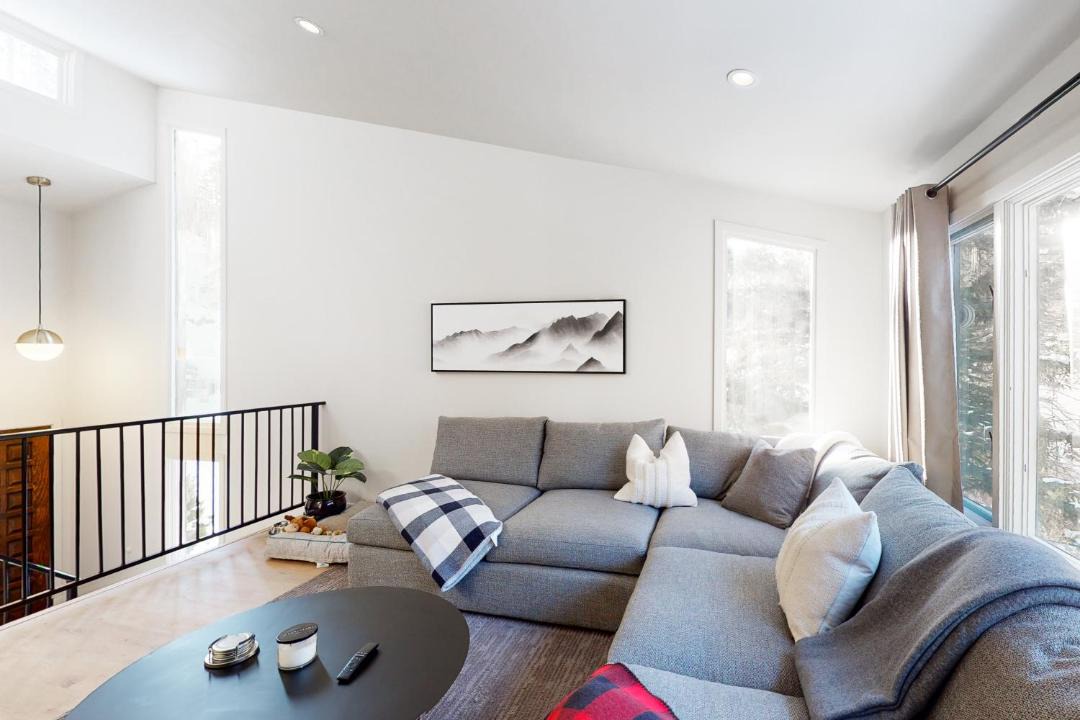 Photo of Livingroom in Intermountain
