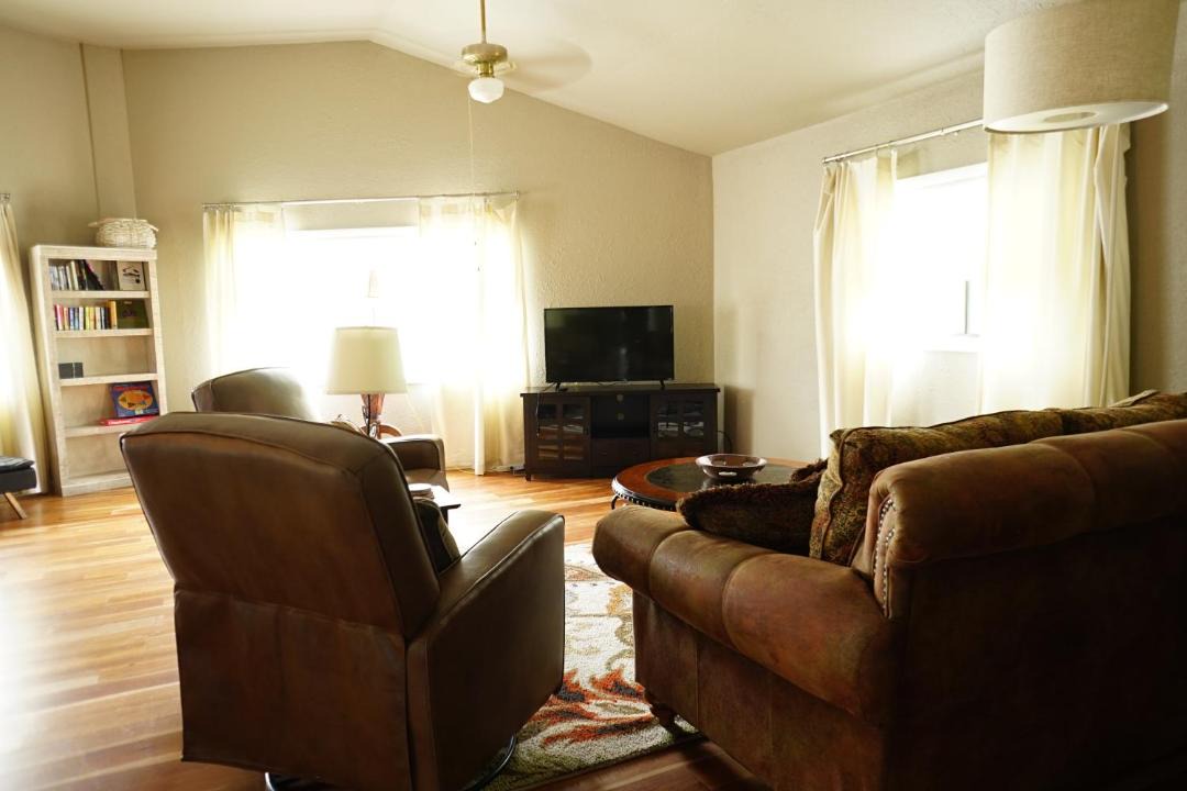 Photo of Livingroom in South Fork
