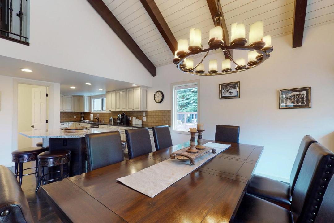 Photo of Livingroom in Matterhorn Village