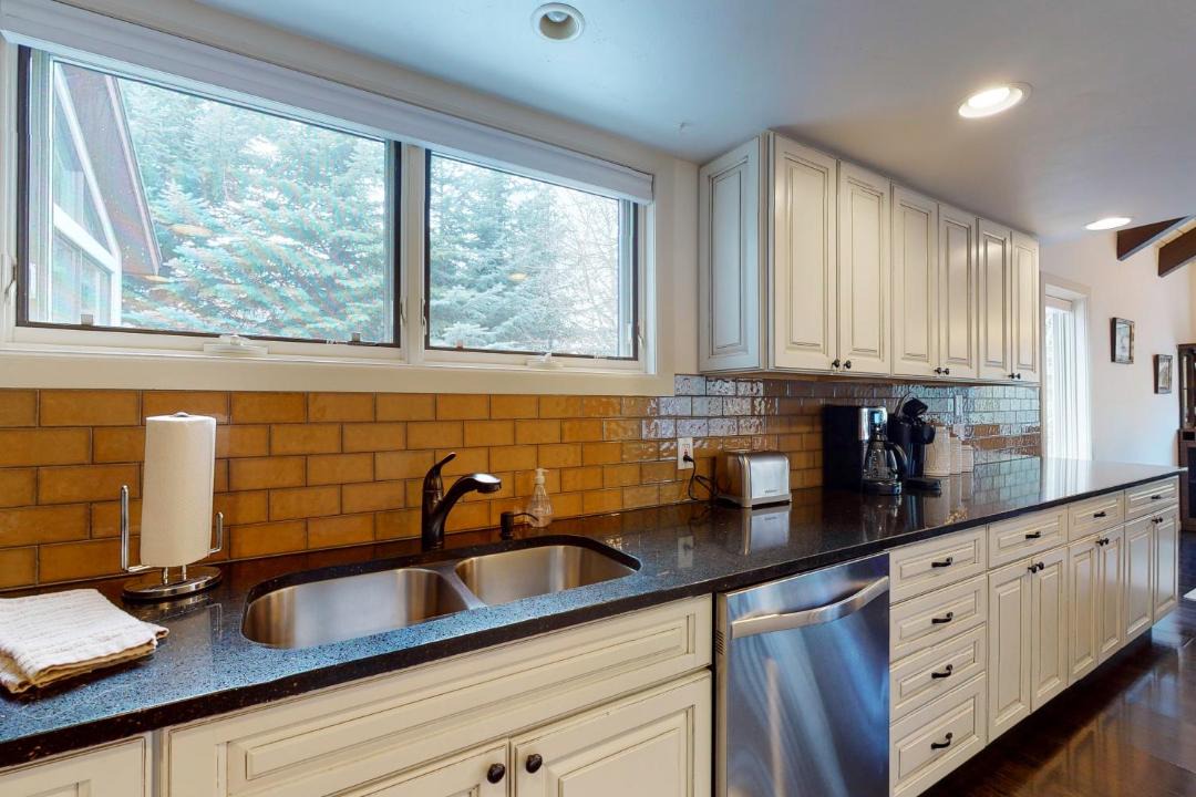 Photo of Kitchen in Matterhorn Village