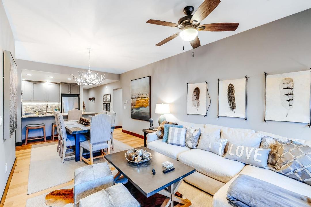 Photo of Livingroom in Avon
