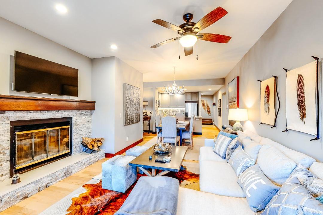 Photo of Livingroom in Avon