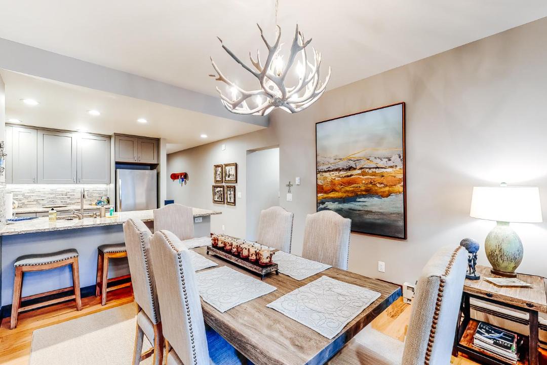 Photo of Livingroom in Avon