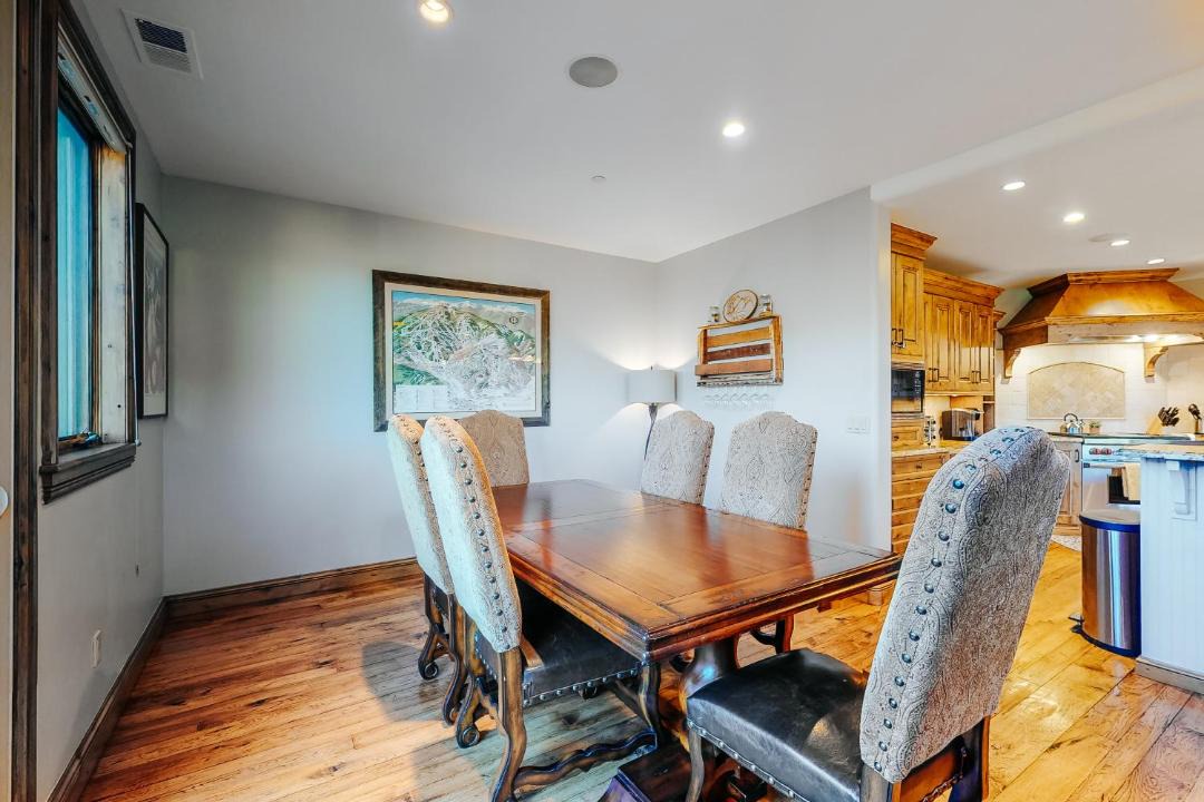 Photo of Livingroom in Avon
