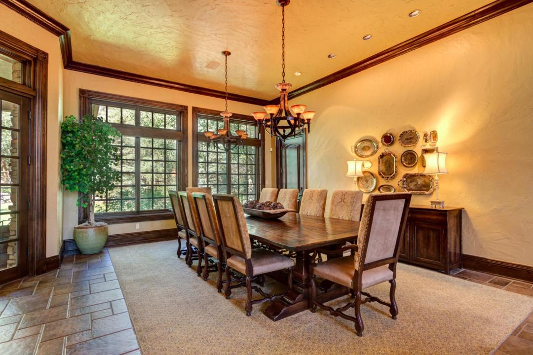 Photo of Livingroom in Warrior's Mark West