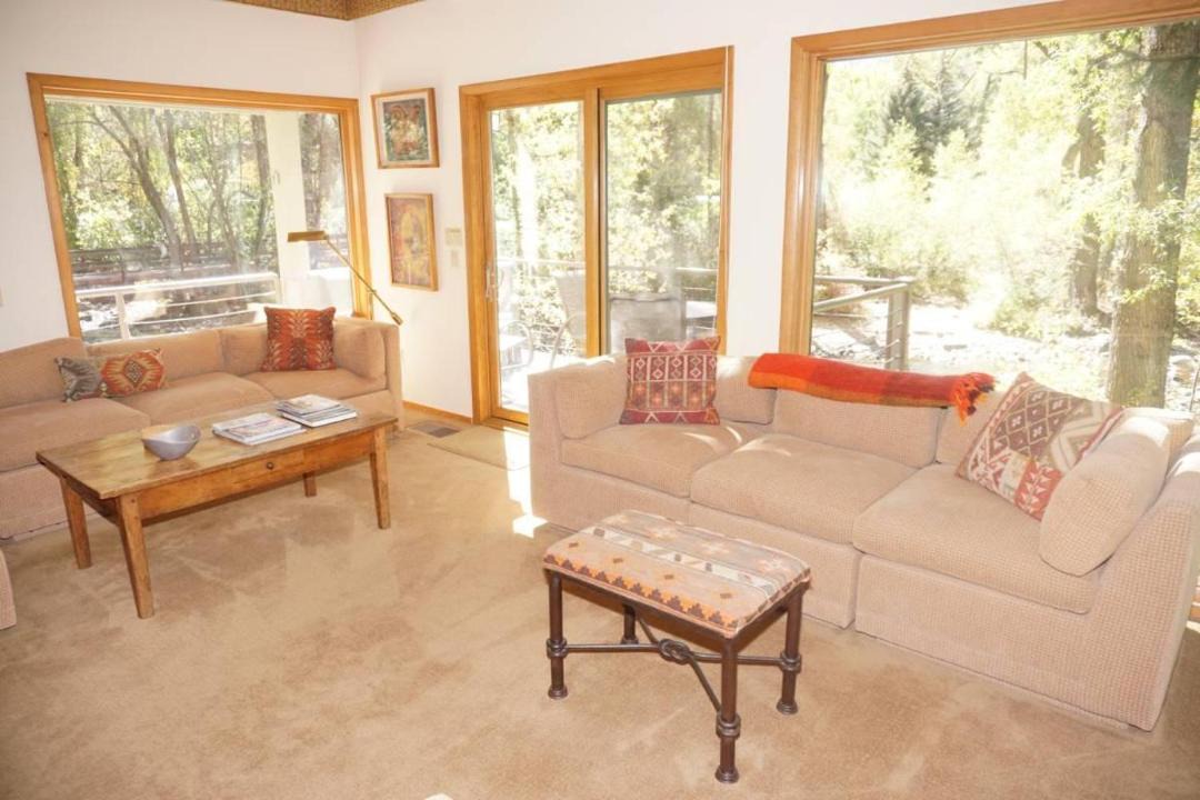 Photo of Livingroom in Aspen