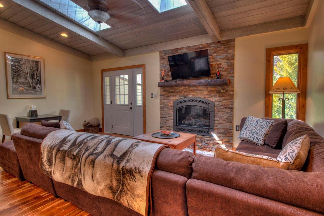 Photo of Livingroom in Intermountain